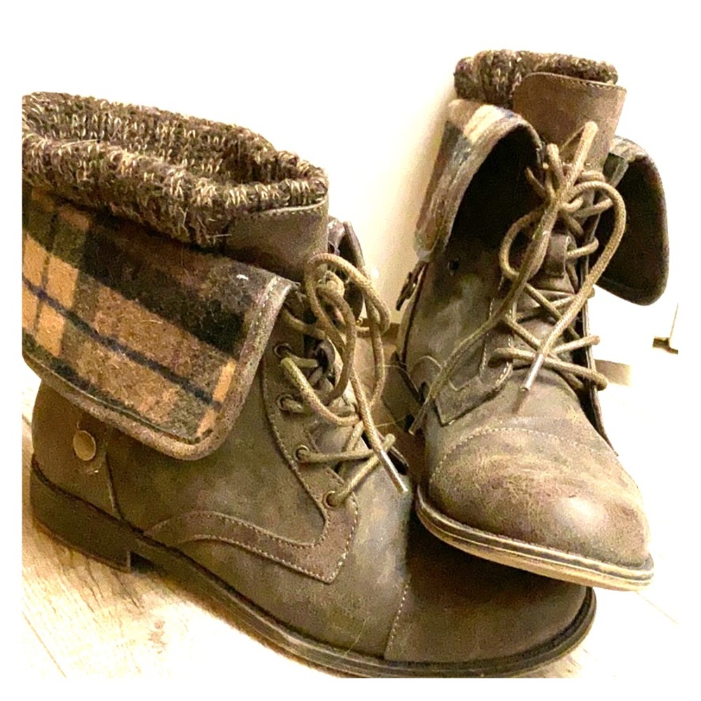 Just Fab boots
